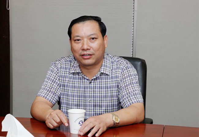 刘书华总经理向高新区秦余小学捐款5万元