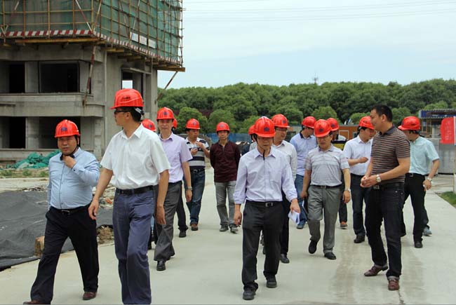 高新区管委会副主任薛伟良带队视察“马涧杨木桥三期二标”工程