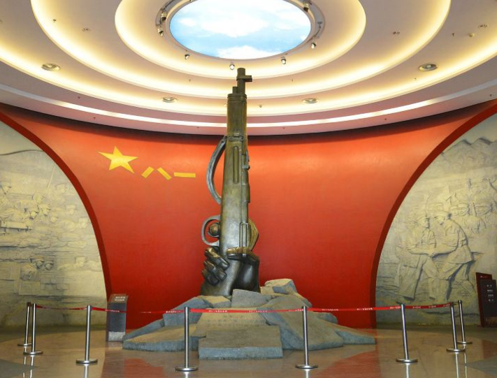 追寻红色记忆 汲取奋进力量 公司组织流动党员赴南昌参观八一南昌起义纪念塔